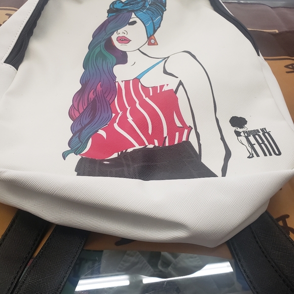 Designer Purses - Picture 6 of 16